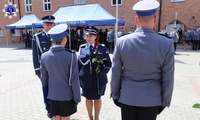 insp. Beata Rózniak-Krzeszewska podczas wręczenia aktów mianowania na wyższy stopień oficerski funkcjonariuszom Szkoły Policji w Pile.